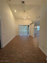 420 SE 13th Pl in Cape Coral, FL - Foto de edificio - Building Photo