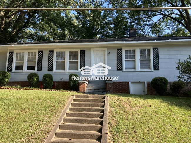 122 Highland Dr in Hueytown, AL - Foto de edificio - Building Photo