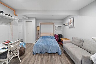 609 Sealy Ave-Unit -5 in Galveston, TX - Building Photo - Building Photo