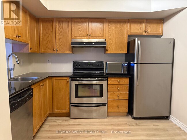 22 Laidlaw St in Toronto, ON - Building Photo - Building Photo