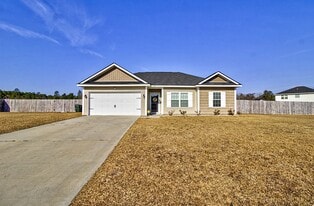 56 Avondale Dr NE in Ludowici, GA - Building Photo