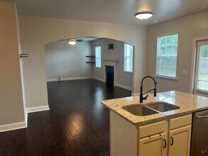 323 Rippling Water Way in Perry, GA - Building Photo - Building Photo
