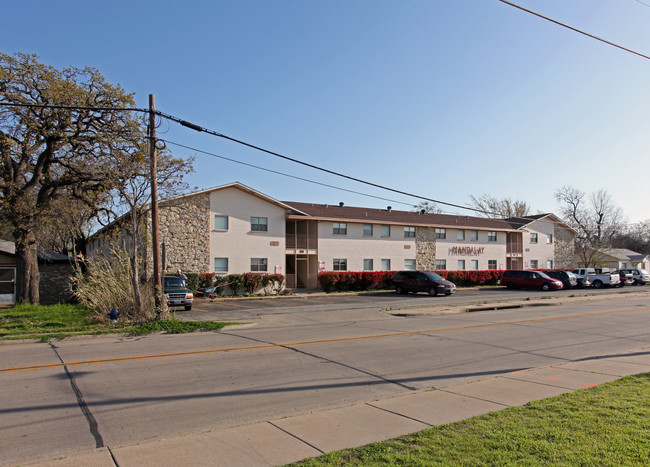 Mandalay Apartments in Irving, TX - Building Photo - Building Photo