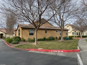 1000 Orleans Ct in Roseville, CA - Building Photo - Building Photo