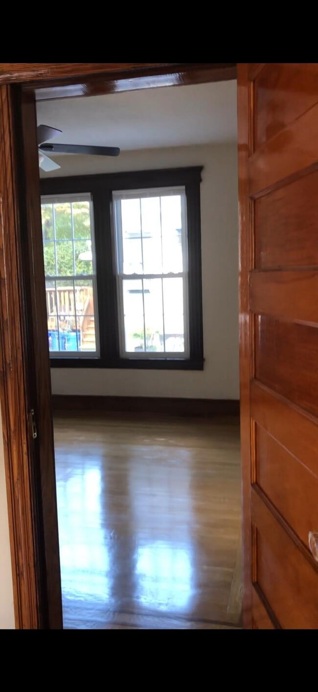 119 Bremond St, Unit First Floor in Belleville, NJ - Foto de edificio - Building Photo