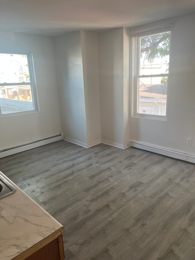 127 Wilson Ave, Unit 2 in Newark, NJ - Building Photo - Building Photo