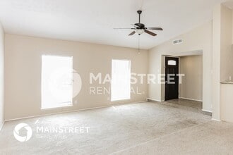 9426 Rolling Rock Ln in Dallas, TX - Building Photo - Building Photo
