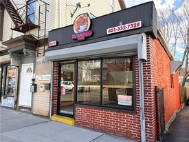 962 Atwells Ave in Providence, RI - Building Photo