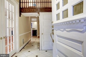2151 Florida Ave NW in Washington, DC - Foto de edificio - Building Photo