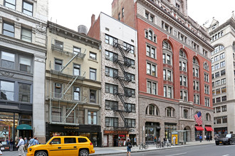 146 Fifth Ave in New York, NY - Building Photo - Building Photo