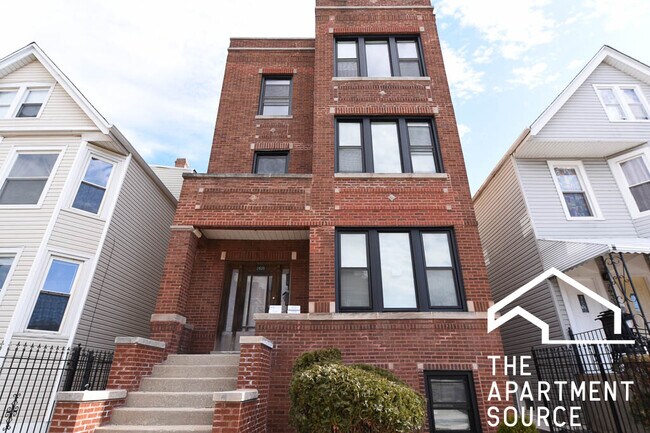 2935 N Lawndale Ave, Unit 3 in Chicago, IL - Building Photo - Building Photo