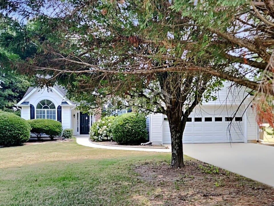 3385 Woodash Ln in Buford, GA - Building Photo