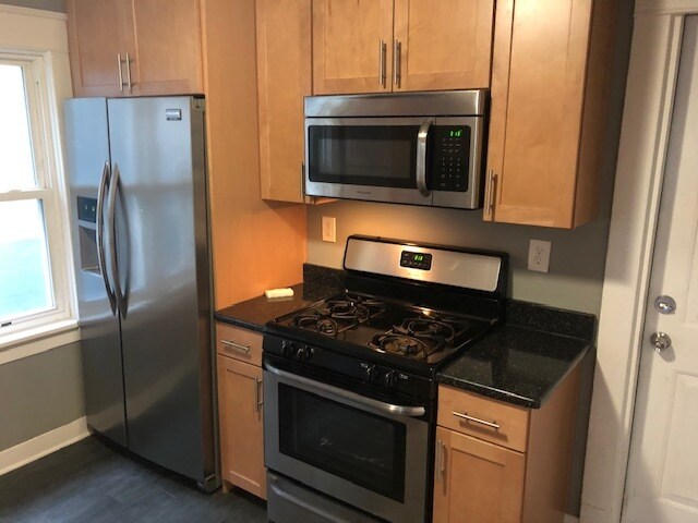 49 Crestwood Ave, Unit Lower Unit in Buffalo, NY - Building Photo