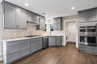 11715 Park Creek Dr in Houston, TX - Building Photo