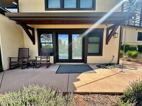 10359 Buffington Ct in Nevada City, CA - Foto de edificio - Building Photo