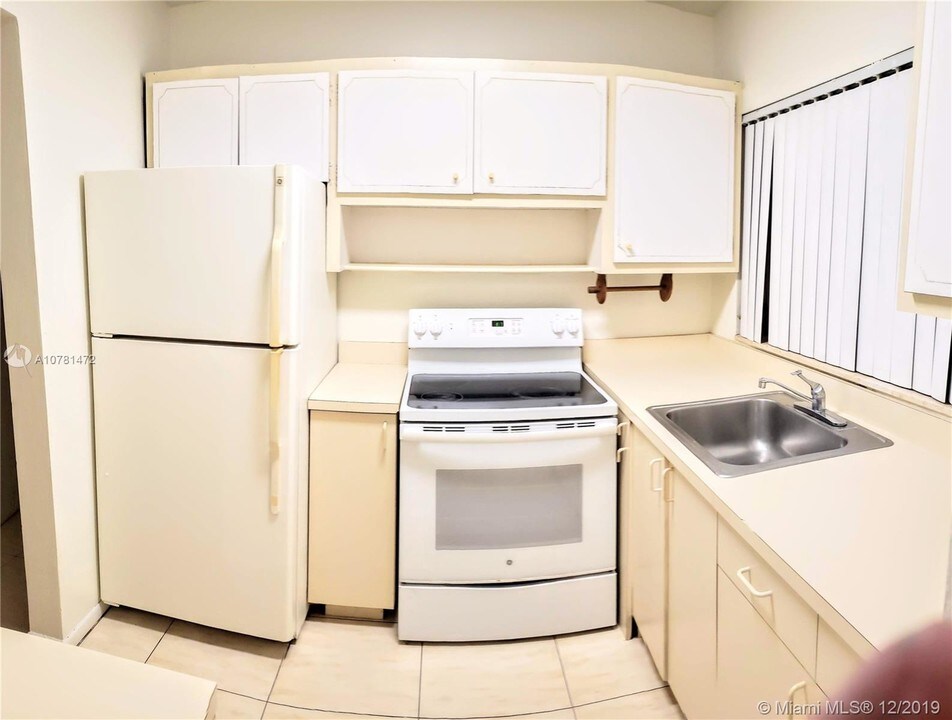 2980 NW 43 Terrace in Lauderdale Lakes, FL - Building Photo