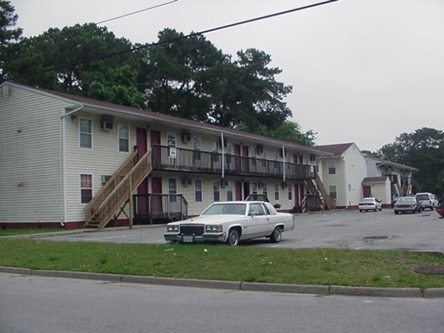 Pleasant Park Apartments in Norfolk, VA - Foto de edificio