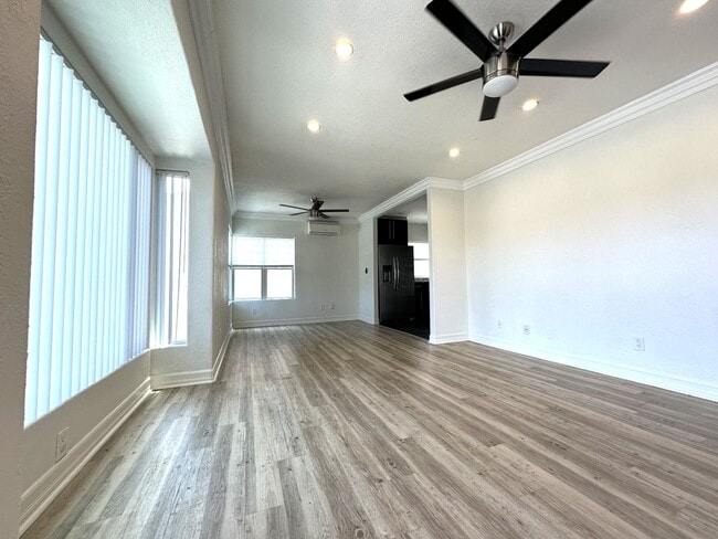 property at 3524 Wilshire Terrace