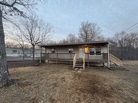 101 Circle Dr in White Bluff, TN - Building Photo