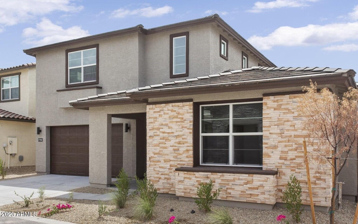 17760 W Cassia Way in Goodyear, AZ - Building Photo