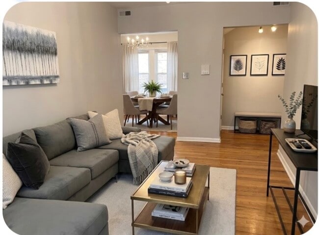 property at 1622 W Farwell Ave