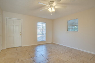 4109 E Johnson Ave in Pensacola, FL - Foto de edificio - Building Photo