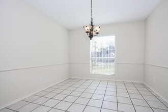 2636 Country Creek Ln in Fort Worth, TX - Foto de edificio - Building Photo