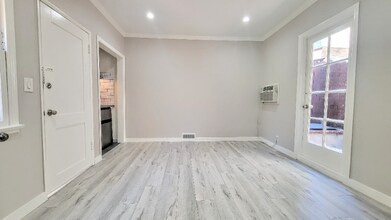 1820 N Harvard Blvd in Los Angeles, CA - Building Photo - Building Photo