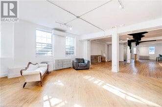 327-327 King St E in Hamilton, ON - Building Photo - Building Photo