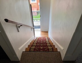 223 W Clinton St, Unit Apt 2 in Lock Haven, PA - Foto de edificio - Building Photo