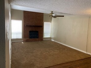 2230 E 52nd St in Odessa, TX - Foto de edificio - Building Photo