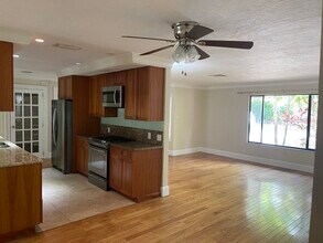 2130 S Jefferson Ave in Sarasota, FL - Building Photo - Building Photo
