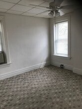 621 Broadway in Highland, IL - Building Photo - Building Photo