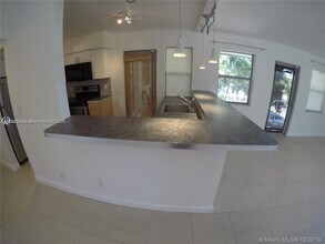 6835 Rue Versailles Dr in Miami Beach, FL - Building Photo - Building Photo