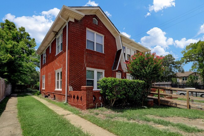 property at 3002 Isabella St