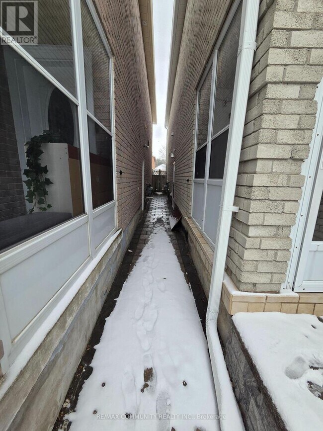 153 Cimmaron St in Markham, ON - Building Photo - Building Photo