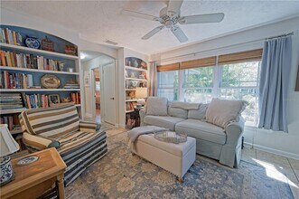 553 S Pelican Dr in Sarasota, FL - Foto de edificio - Building Photo