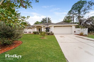 1570 Waldorf Dr in North Port, FL - Building Photo