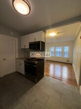 229 Lafayette St, Unit 10 in Salem, MA - Foto de edificio - Building Photo