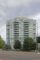 Parkway Place in Mississauga, ON - Building Photo