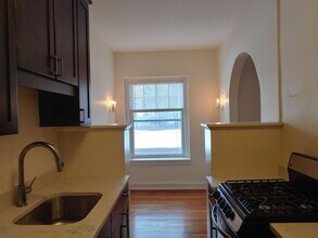 Calhoun Beach Apartments in Minneapolis, MN - Foto de edificio - Interior Photo