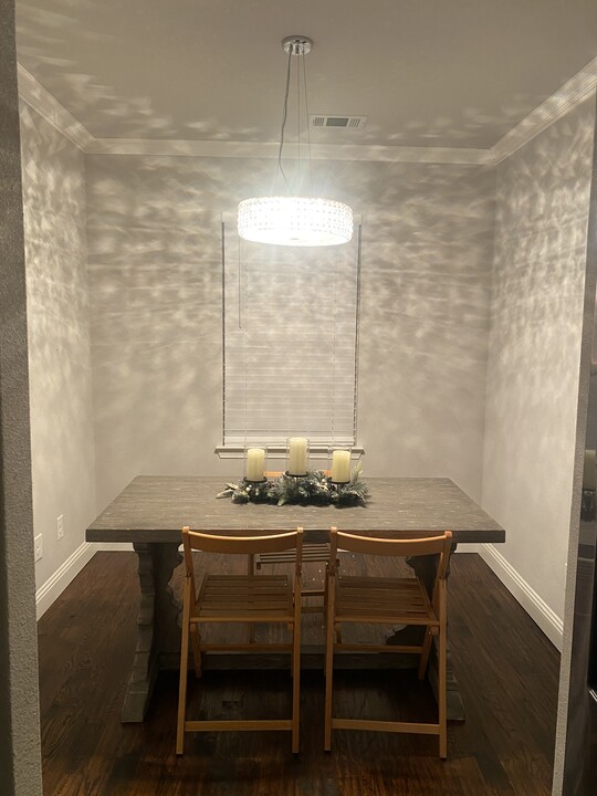 106 Beech St, Unit Room 2 in Farmersville, TX - Foto de edificio