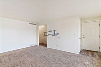 350 E 4850 S in Washington Terrace, UT - Building Photo - Building Photo