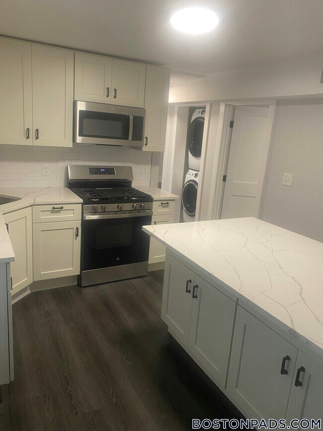 118 Marginal St in Boston, MA - Building Photo - Building Photo