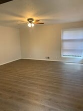 6020 N E Pk Vw Dr in Wichita, KS - Building Photo - Building Photo