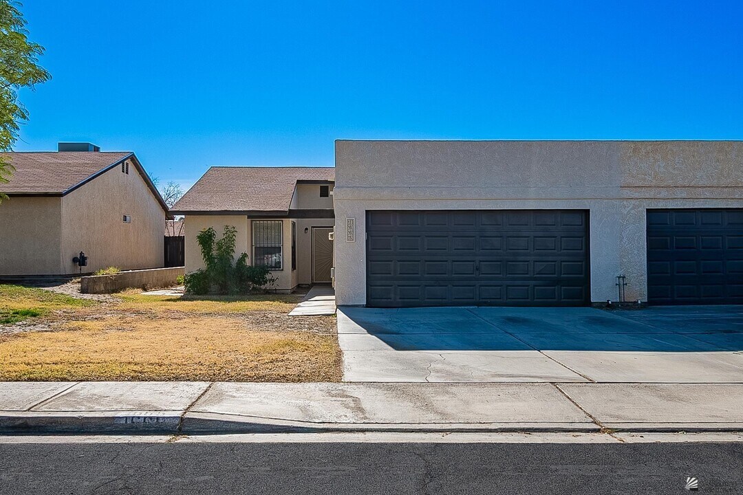 1665 W 14th St in Yuma, AZ - Building Photo