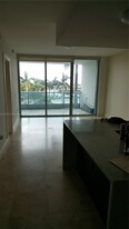 900 Biscayne Blvd, Unit 307 in Miami, FL - Foto de edificio - Building Photo