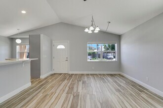 159 Wandering Trail in Jupiter, FL - Building Photo - Building Photo