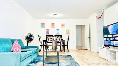 324 Rosedale Dr in Whitby, ON - Building Photo - Building Photo