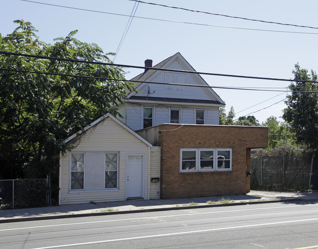 1466 New York Ave in Huntington Station, NY - Building Photo - Building Photo